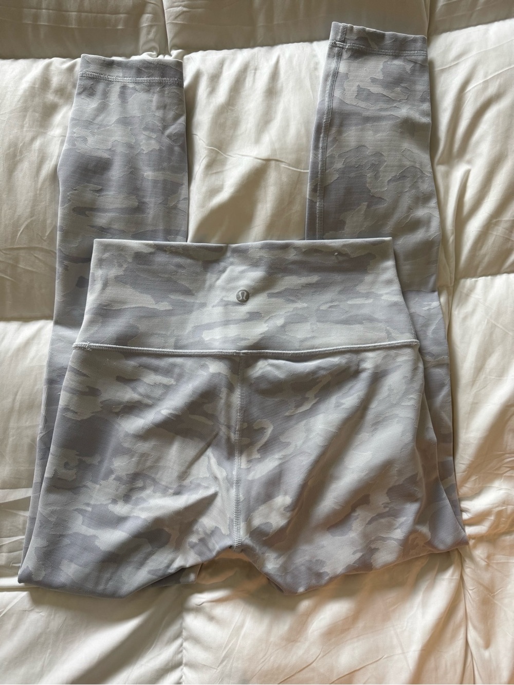 Lululemon Wunder Under High-Rise Tight 25” - Size 6 - Incognito Camo